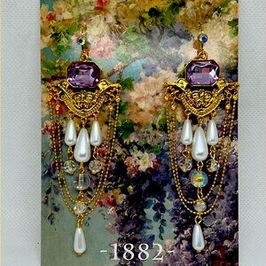 BRIDGERTON style vintage look reproduction statement earrings gold pearl purple